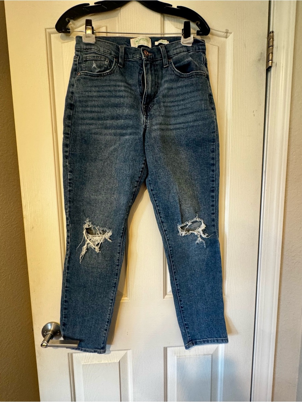 RE/Generation Celebrity Pink Mindful Straight Leg Distressed Jeans Size 7/28